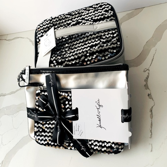 Kendall & Kylie Los Angeles 3 Pieces Makeup Bag Set - Picture 5 of 7